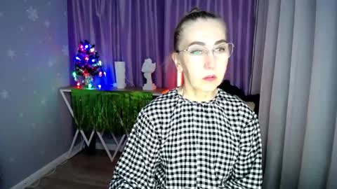 _greybunny_ online show from December 31, 2:47 pm