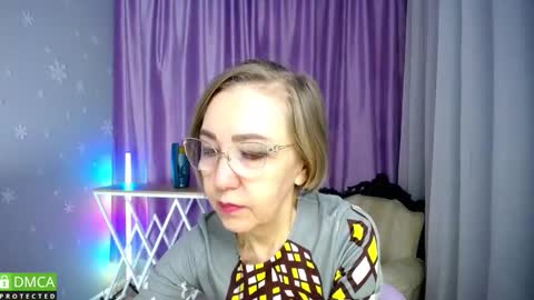 _greybunny_ online show from October 27, 10:22 am