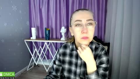 _greybunny_ online show from January 27, 7:56 am