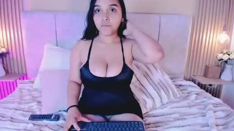 _hassay_ online show from July 11, 9:04 pm