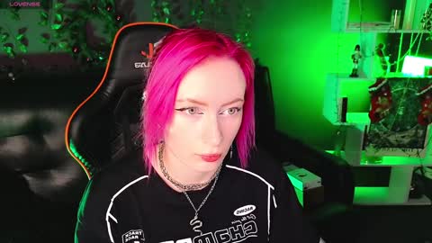 Snapshot of _helencarter chatting on January 5, 8:31 pm Helen Carter 3 Next stream 2330 MSC online show from January 5, 8:31 pm