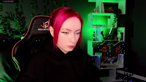 Snapshot of _helencarter chatting on December 25, 8:50 pm Helen Carter 3 Next stream 2330 MSC online show from December 25, 8:50 pm