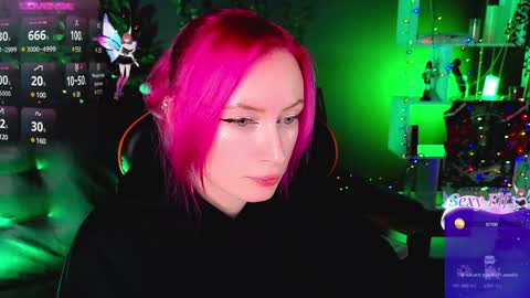 Snapshot of _helencarter chatting on January 3, 8:32 pm Helen Carter 3 Next stream 2330 MSC online show from January 3, 8:32 pm