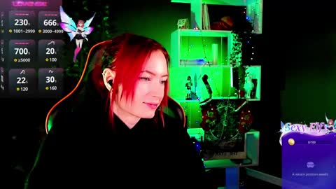 Snapshot of _helencarter chatting on December 17, 8:43 pm Helen Carter 3 Next stream 2330 MSC online show from December 17, 8:43 pm