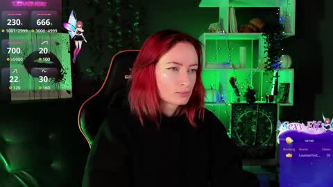 Snapshot of _helencarter chatting on December 9, 8:44 pm Helen Carter 3 Next stream 2330 MSC online show from December 9, 8:44 pm