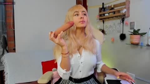 _hottie__ online show from December 4, 8:07 pm