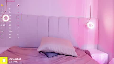 Snapshot of _huge_boobs_ebony chatting on October 6, 6:56 pm Darlis online show from October 6, 6:56 pm