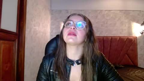 Snapshot of _isaabellaa chatting on October 25, 4:14 pm Isa online show from October 25, 4:14 pm