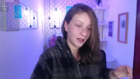 Snapshot of _ivi chatting on March 4, 8:16 pm vivi online show from March 4, 8:16 pm