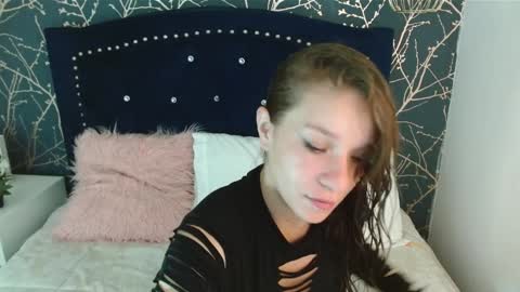 Snapshot of _ivi chatting on February 8, 12:39 pm vivi online show from February 8, 12:39 pm