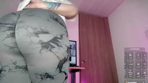 _jadee_p_ online show from October 8, 1:32 am