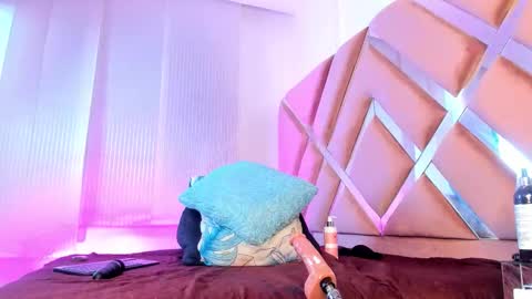 Jasmine online show from March 19, 1:26 pm