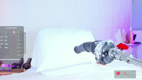 Snapshot of _jasminnee_ chatting on December 31, 12:57 pm _jasminnee_ online show from December 31, 12:57 pm