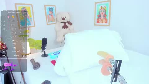 Snapshot of _jasminnee_ chatting on October 3, 2:44 pm _jasminnee_ online show from October 3, 2:44 pm