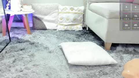 Snapshot of _jireh33_ chatting on October 22, 8:03 pm online show from October 22, 8:03 pm