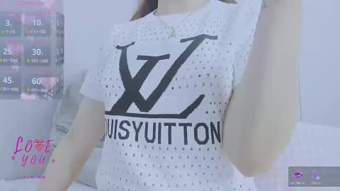 Snapshot of _joly_ chatting on October 19, 8:27 am Joly online show from October 19, 8:27 am