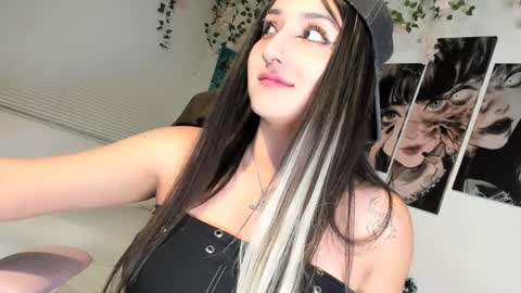 Snapshot of _julyana_ chatting on January 7, 5:33 am JULIANA online show from January 7, 5:33 am