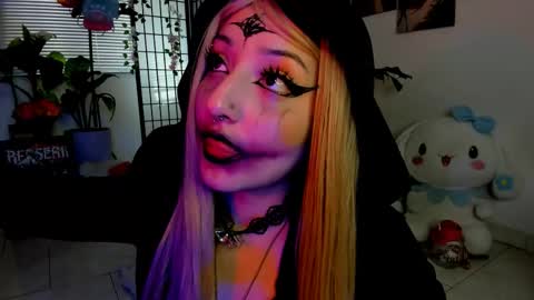 JULIANA online show from November 8, 5:29 pm