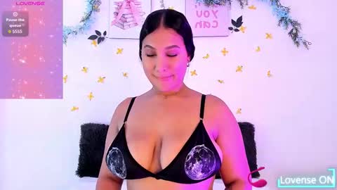 Snapshot of _karenestrada_ chatting on October 12, 6:38 am Karen online show from October 12, 6:38 am