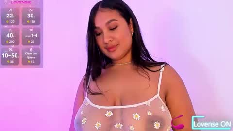 Snapshot of _karenestrada_ chatting on October 14, 3:42 am Karen online show from October 14, 3:42 am