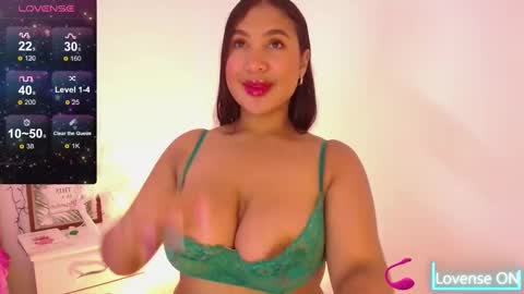 Snapshot of _karenestrada_ chatting on December 6, 2:35 am Karen online show from December 6, 2:35 am