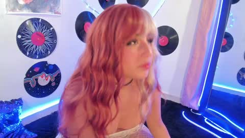 Snapshot of _karine01 chatting on February 2, 4:26 am _karine01 online show from February 2, 4:26 am
