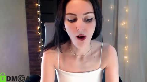 Snapshot of _karolina chatting on February 6, 3:09 pm karolina online show from February 6, 3:09 pm