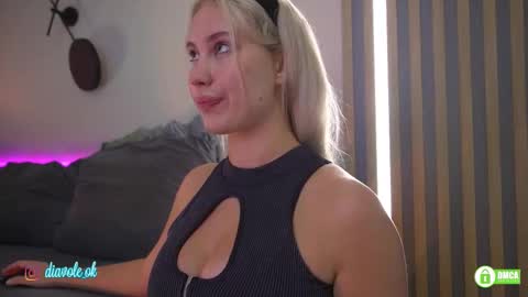 Snapshot of _kateline_ chatting on October 15, 3:03 pm Kate online show from October 15, 3:03 pm