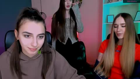 _kellykitten_ online show from March 17, 9:57 am