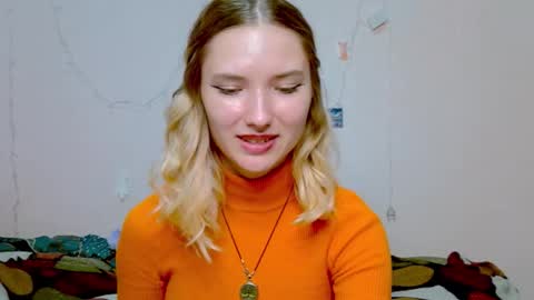 Snapshot of _kikiclark_ chatting on October 2, 8:58 pm _kikiclark_ online show from October 2, 8:58 pm