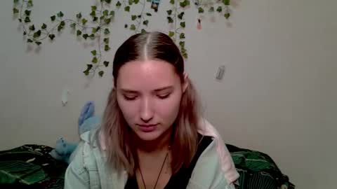 Snapshot of _kikiclark_ chatting on October 25, 9:21 pm _kikiclark_ online show from October 25, 9:21 pm