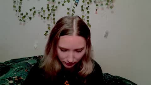 Snapshot of _kikiclark_ chatting on October 29, 9:06 pm _kikiclark_ online show from October 29, 9:06 pm