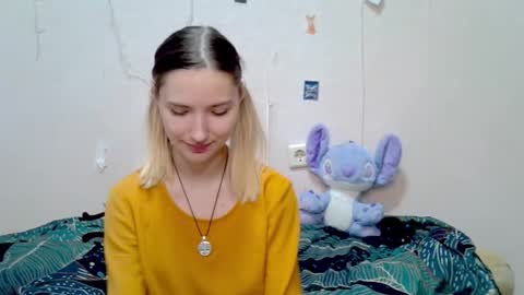 Snapshot of _kikiclark_ chatting on September 23, 3:21 pm _kikiclark_ online show from September 23, 3:21 pm