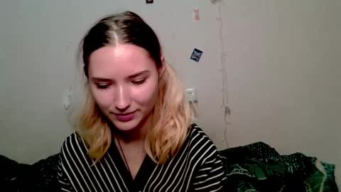 Snapshot of _kikiclark_ chatting on October 15, 8:55 pm _kikiclark_ online show from October 15, 8:55 pm