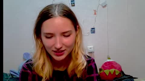 Snapshot of _kikiclark_ chatting on October 4, 9:08 pm _kikiclark_ online show from October 4, 9:08 pm