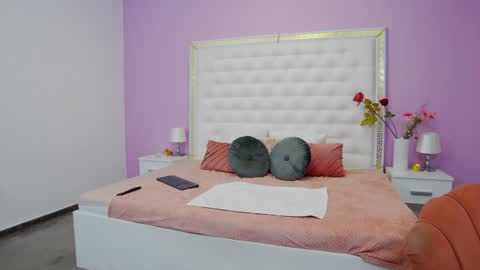 Lena Paul online show from December 9, 5:52 pm