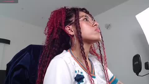 Lili  online show from February 20, 8:14 pm