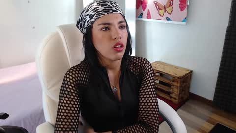 Lili  online show from January 18, 11:00 pm