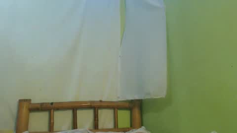 _lilies_gigi_ online show from November 26, 11:50 pm