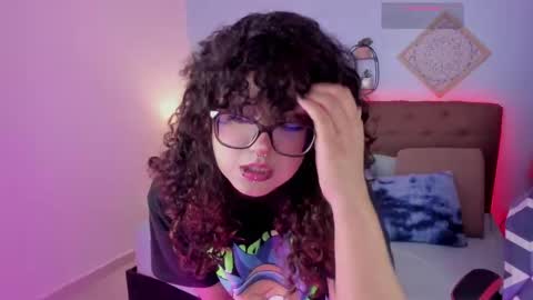 Liily online show from November 11, 7:55 pm