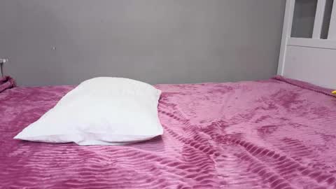 Emma online show from November 11, 2:36 pm