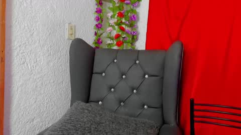 Snapshot of _little_ivy chatting on December 24, 1:06 pm Ivy 3 online show from December 24, 1:06 pm