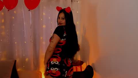 Snapshot of _little_ivy chatting on February 19, 7:05 pm Ivy 3 online show from February 19, 7:05 pm