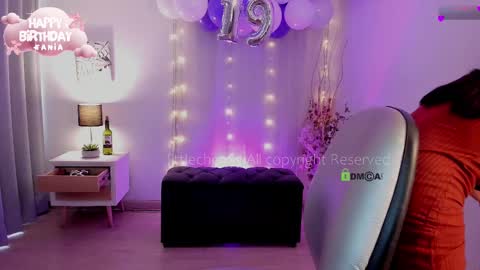 Snapshot of _littlecherryy_ chatting on March 6, 2:51 pm Tania online show from March 6, 2:51 pm