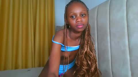 Snapshot of _littlevenus chatting on October 1, 2:27 am Littlevenus online show from October 1, 2:27 am