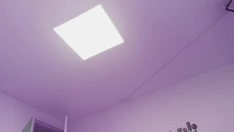 Snapshot of _lucysmith chatting on November 1, 10:14 pm Lucy online show from November 1, 10:14 pm