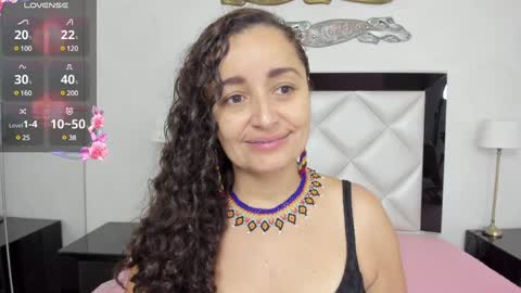  luna  sweet  online show from February 9, 3:43 am