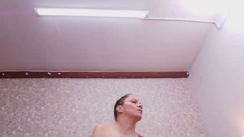Snapshot of _luna_caliente chatting on December 29, 3:00 am Luna online show from December 29, 3:00 am