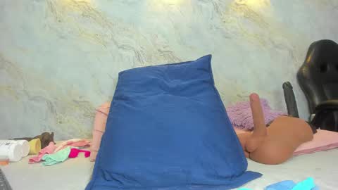 Snapshot of _maddy_miller chatting on February 13, 12:00 pm Maddy online show from February 13, 12:00 pm