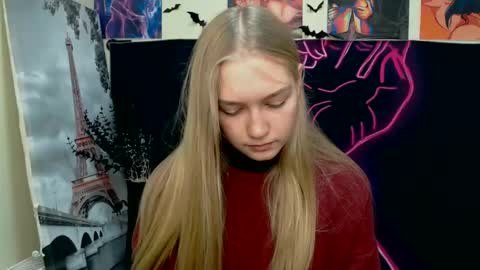 Clara online show from December 8, 1:14 pm